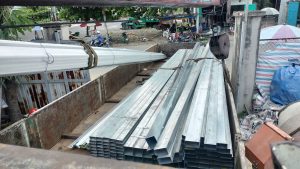 Vận chuyển thép hộp mạ kẽm ra công trình